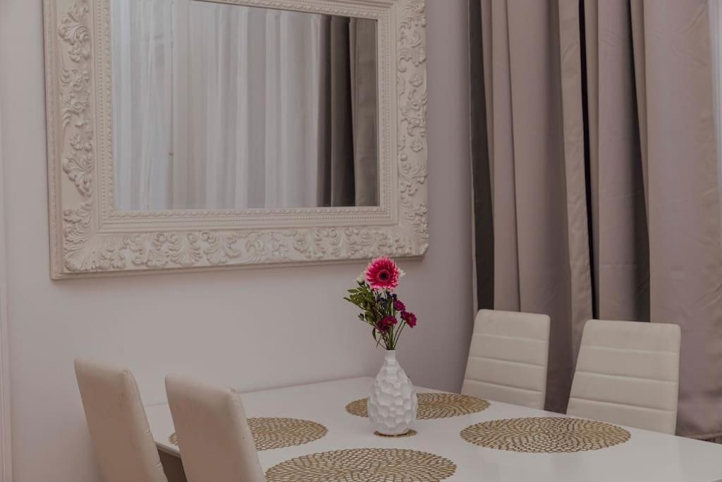 Modern Stylish Comfortable 2 Bedroom Apartment Wenen Buitenkant foto