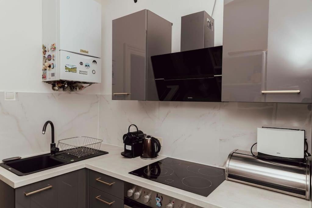 Modern Stylish Comfortable 2 Bedroom Apartment Wenen Buitenkant foto